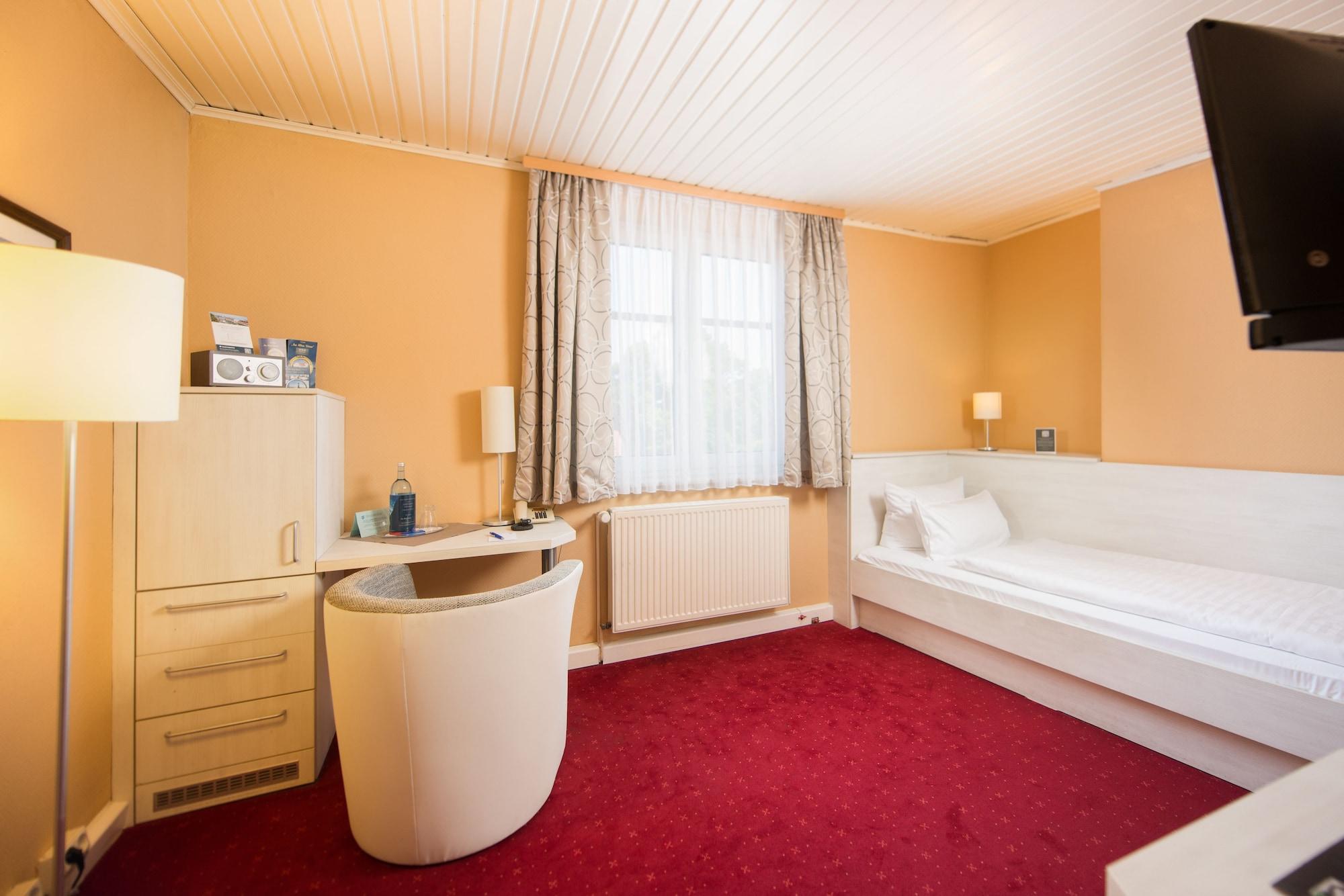 Hotel Am Alten Strom Rostock Exterior photo