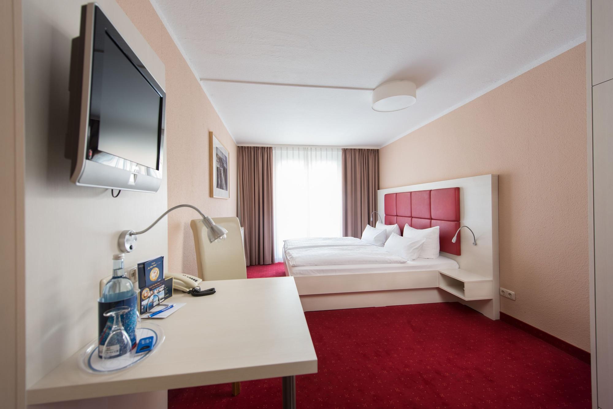 Hotel Am Alten Strom Rostock Exterior photo
