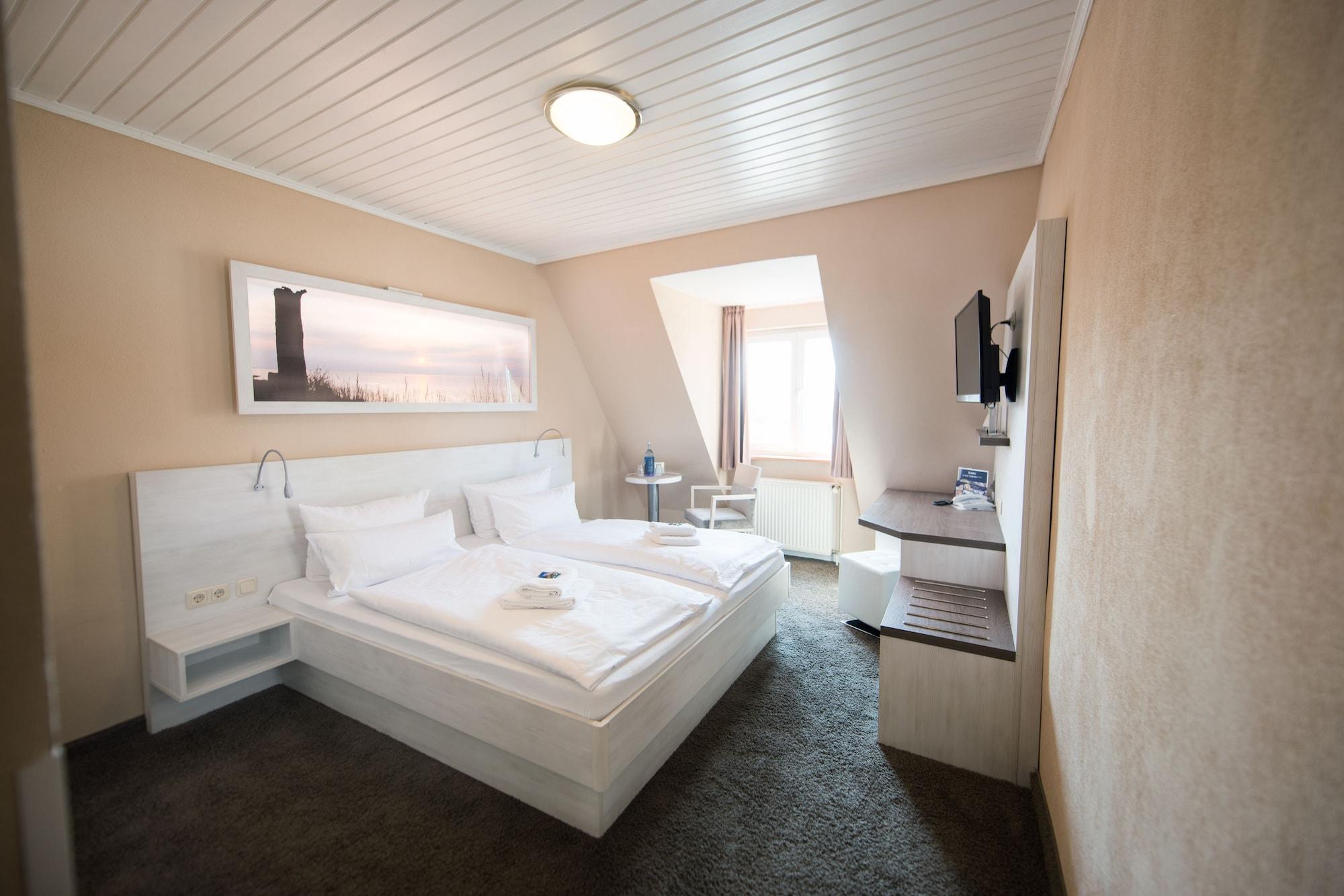 Hotel Am Alten Strom Rostock Exterior photo